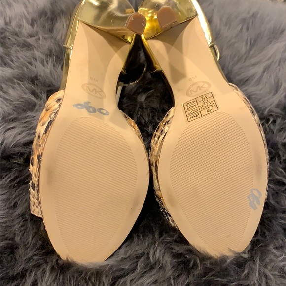 Michael Kors gold Heels *NEW* - Picture 3 of 8